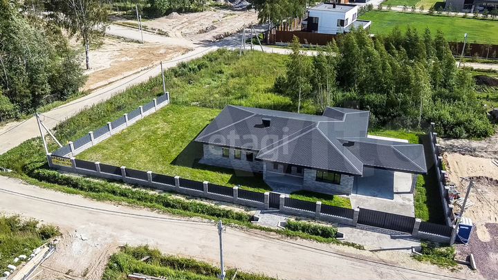 Коттедж 157,3 м² на участке 9,6 сот.