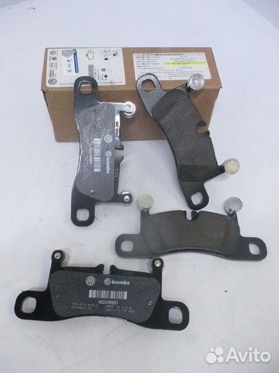 Тормозные колодки VW 7P6698451C