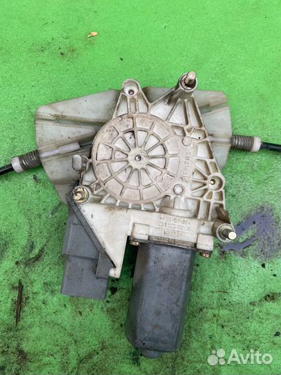 Стеклоподъёмник передний левый Peugeot 406