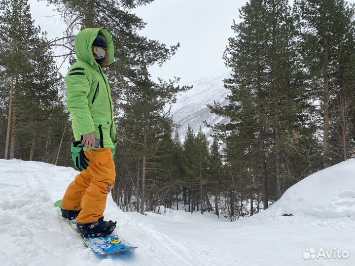 Горнолыжый костюм:куртка,штаны,перчатки,балаклава