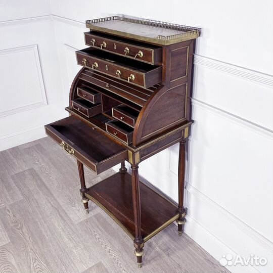 Бюро антикварное в стиле неоклассицизм XIX века