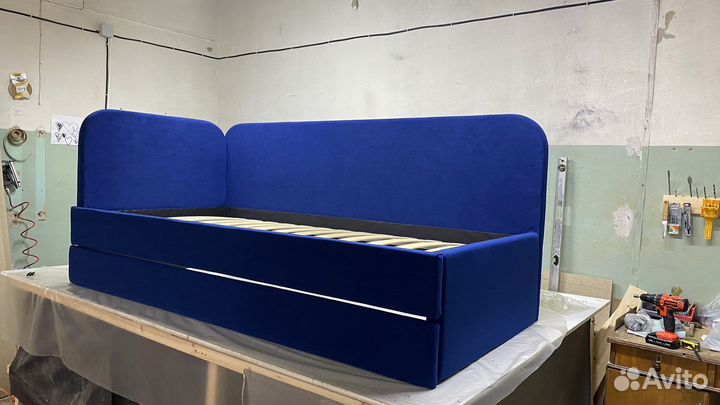 Детская кровать для подростка со спинками