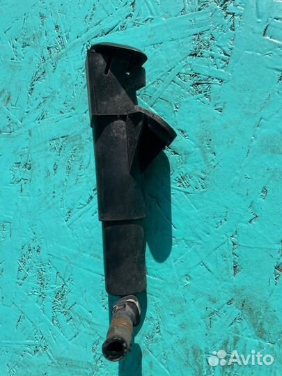 Форсунка омывателя фар левая Toyota Avensis 2 T250