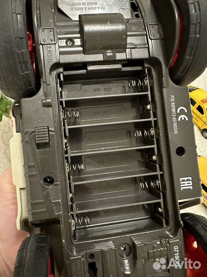 Машинка на радиоуправлении jurassik world