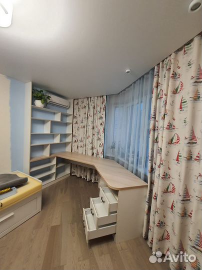 Письменный стол