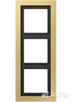 Рамка 3-постовая универсальная, латунь Jung