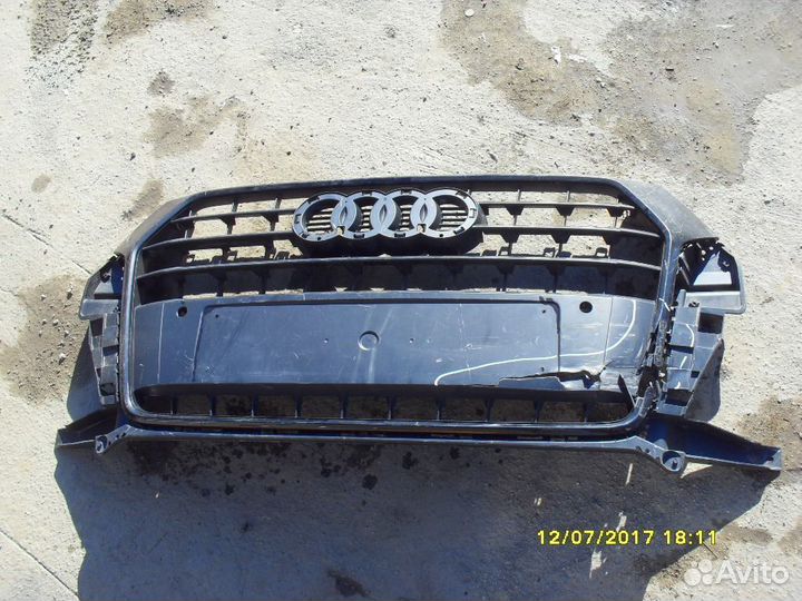 Решетка радиатора Audi Q3 2012) Ауди 8U853653