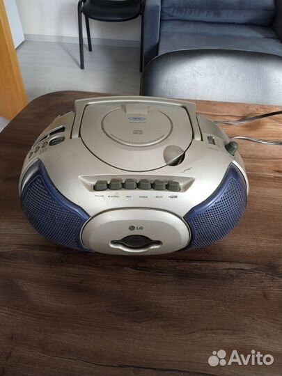 Магнитола LG CD-321ах