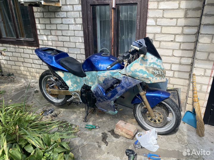 Suzuki gsx 750f katana
