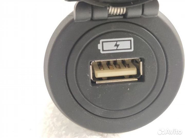 Розетка Land Rover Discovery 5 L462 3.0D 2017