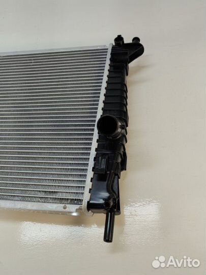 Радиатор охлаждения двигателя Mazda 3 2004-2012