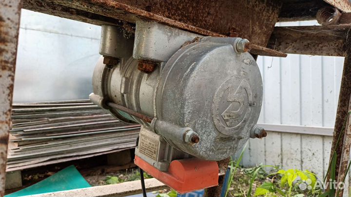 Вибраторы площадочный 220