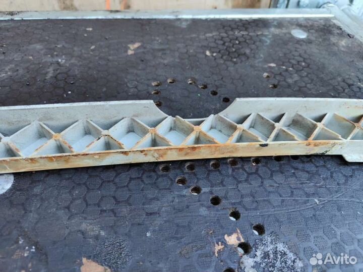 Кронштейн бампера зад на Ford Mondeo III