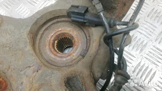 Ступица передняя правая renault megane 3 (YEA30N90