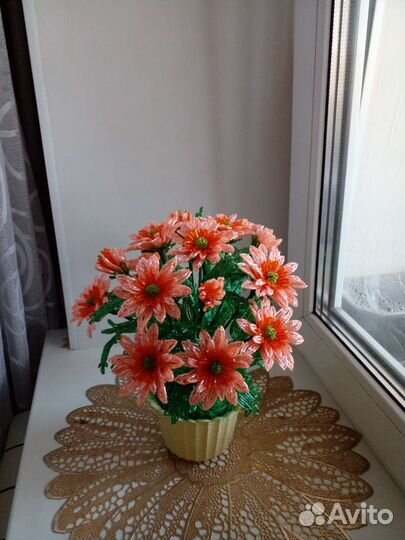 Цветок из бисера