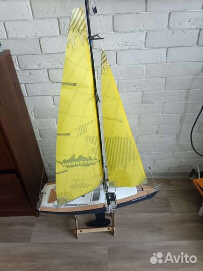 Яхта радиоуправляемая Discovery beili II