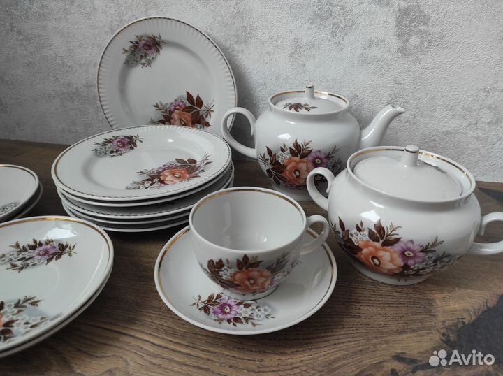 Фарфоровый сервиз СССР Красный фарфорист