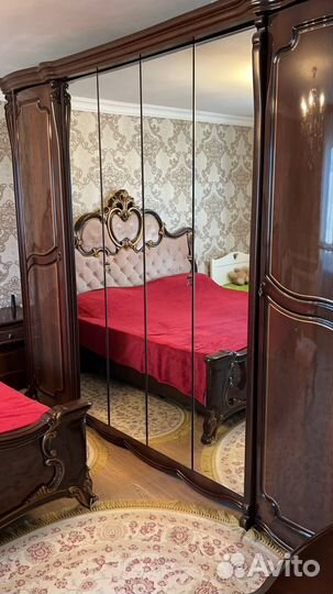 Спальный гарнитур