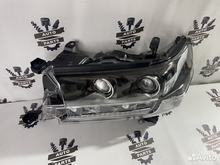 Фара левая Toyota Land Cruiser 200