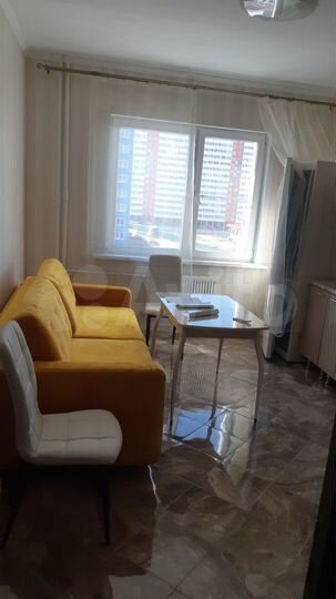 2-к. квартира, 77 м², 5/17 эт.