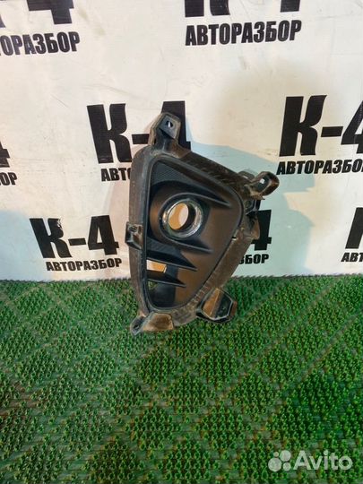 Накладка противотуманной фары передняя правая Kia