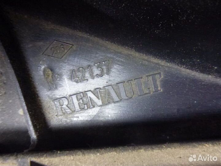 Решетка радиатора Renault Laguna X74 F4P774 2003