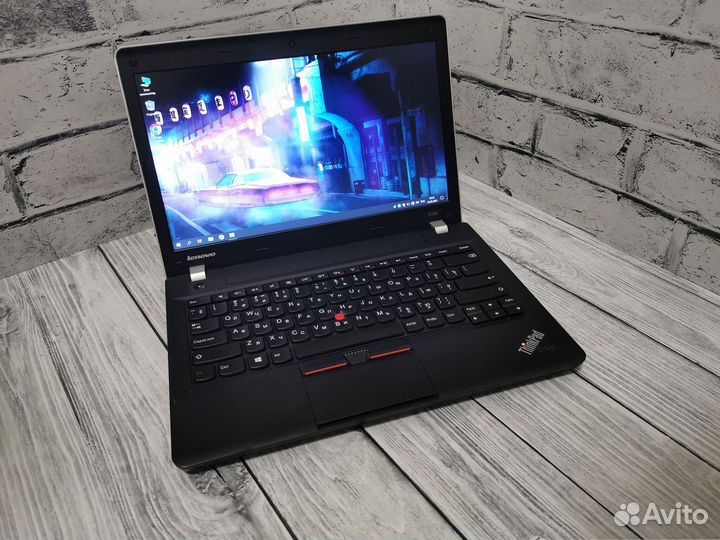 Игровой ноутбук Lenovo Core i3/8gb озу/SSD