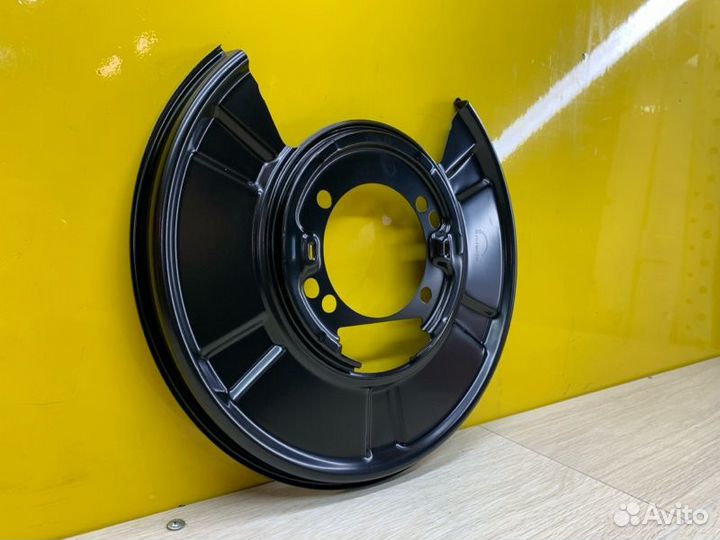 Пыльник тормозного диска задний Mercedes Sprinter