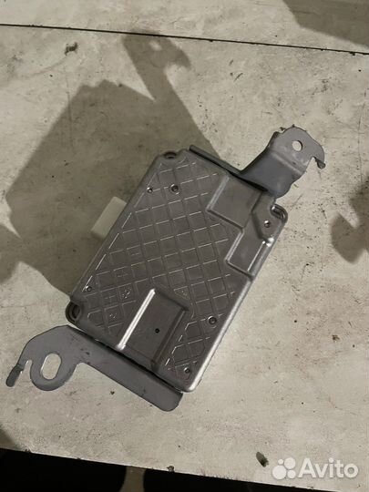 Инвертор напряжения Toyota Land Cruiser 200