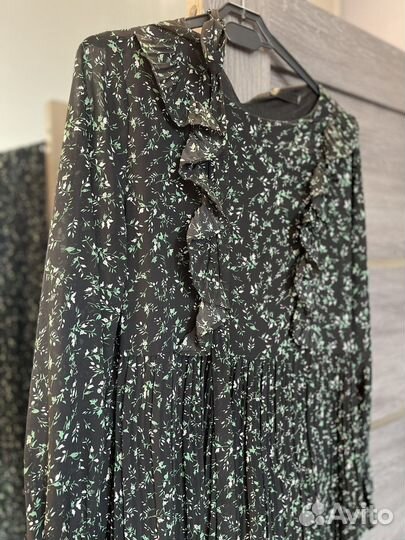 Платье женственное