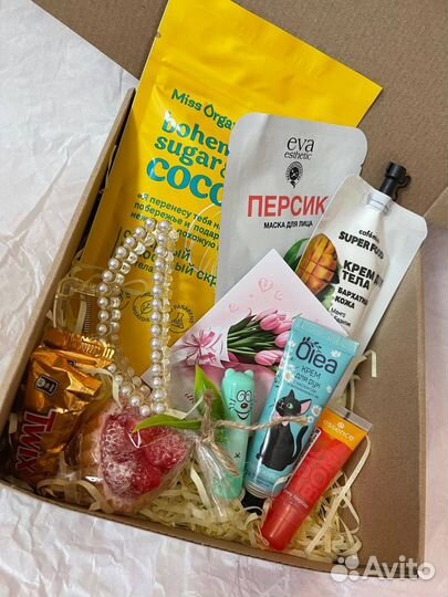 Подарок девушке на 8 марта