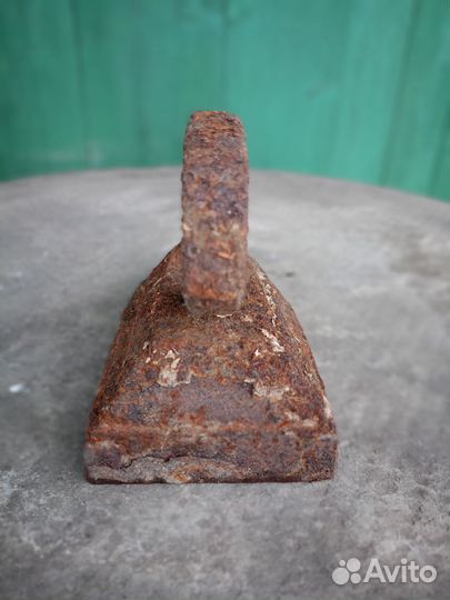 Утюг старинный