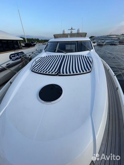 Аренда моторной яхты Sunseekeer 64 в Москве