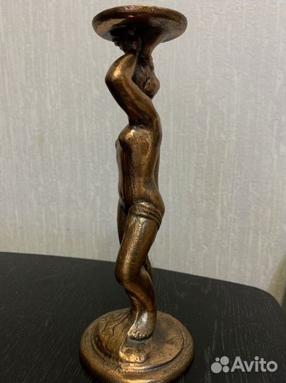 Статуэтка-подсвечник