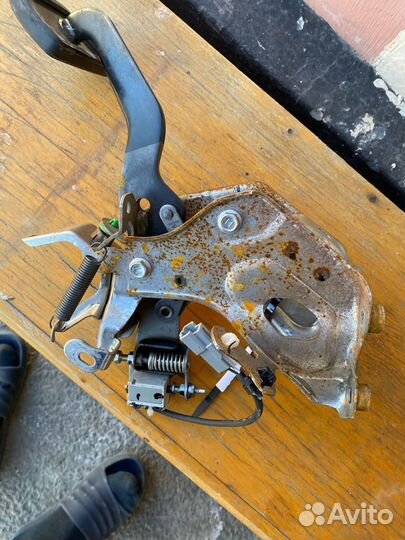 Педаль Тойота Камри