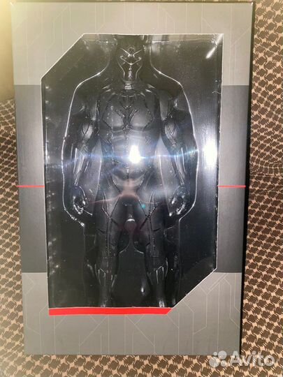 Фигурка супергероя