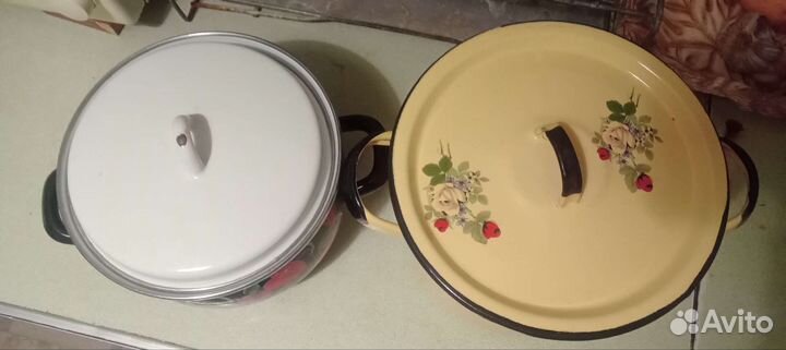 Кастрюля эмалированная