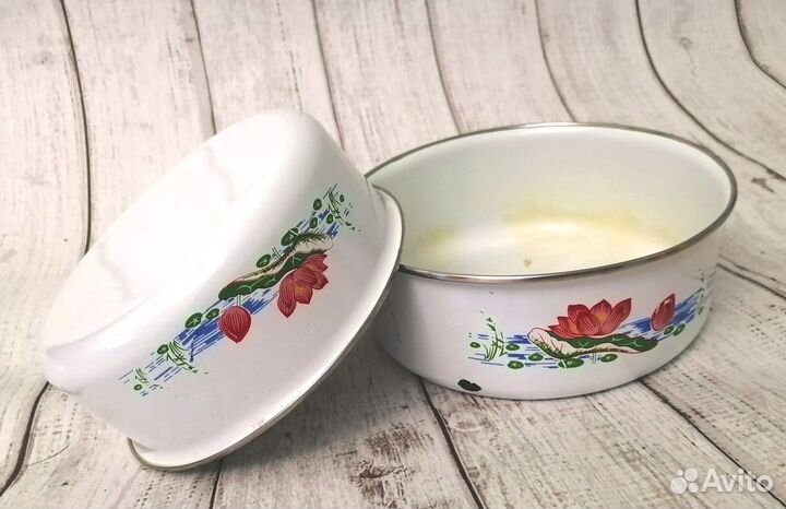 Посуда разная эмалированные миски и др