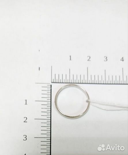 Золотое обручальное кольцо с бриллиантом 17р
