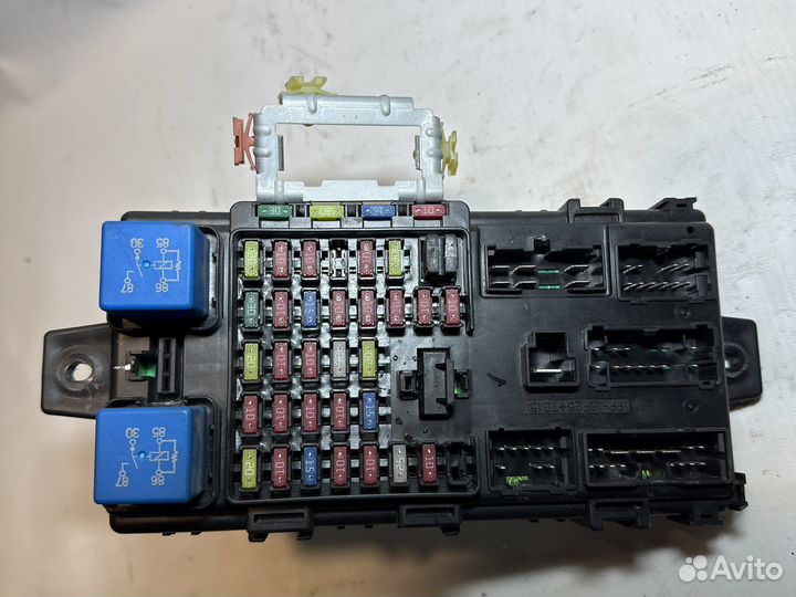 Блок предохранителей салонный Hyundai Santa Fe I