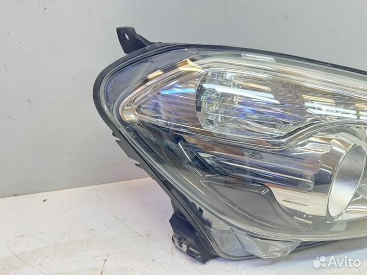 Фара правая Nissan Qashqai J10 2010-2013