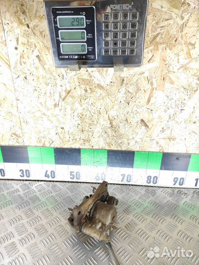 Суппорт передний левый Daihatsu Atrai 7