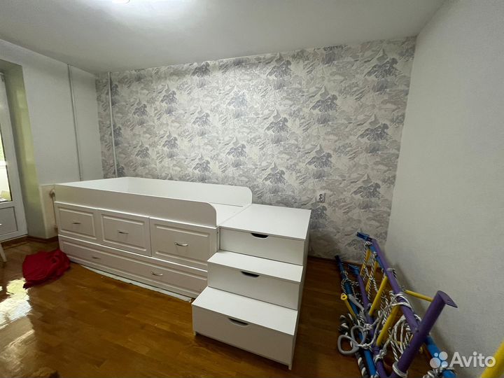 Двухъярусная кровать