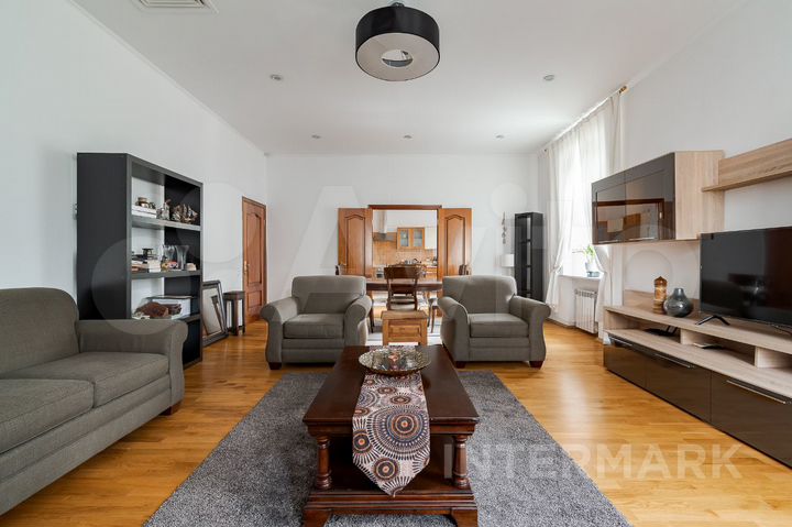 5-к. квартира, 200 м², 3/3 эт.