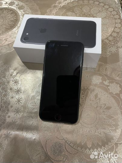 Телефон iPhone 7