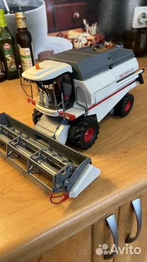 Модель комбайна Vector