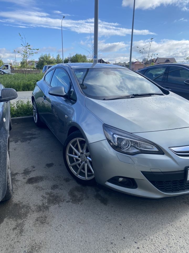 Opel Astra GTC: фото владельца