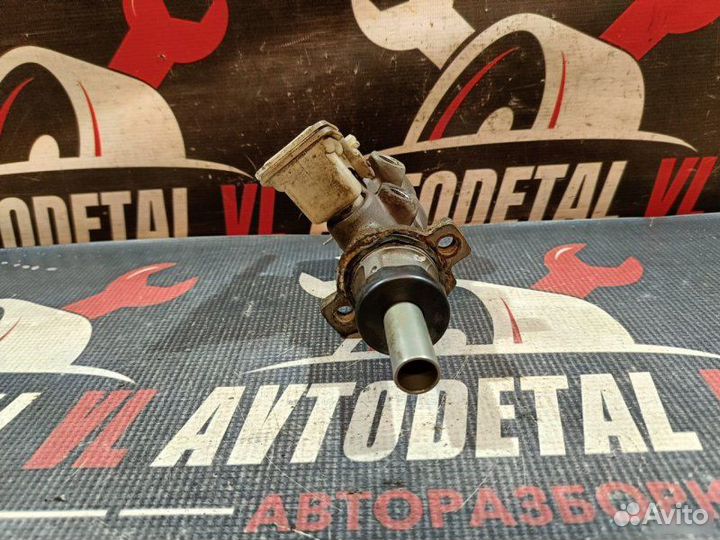 Главный тормозной цилиндр Ford Focus 1 седан