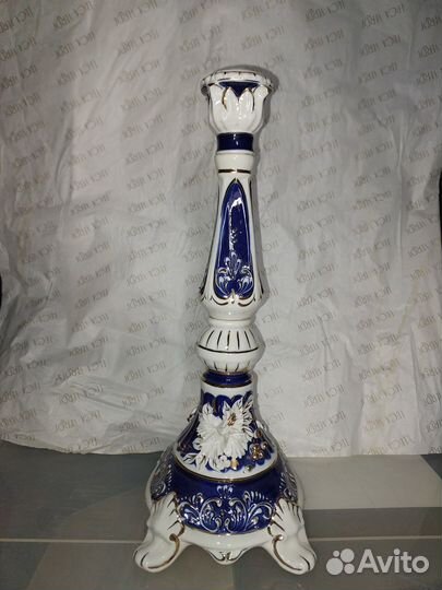 Фарфоровый подсвечник