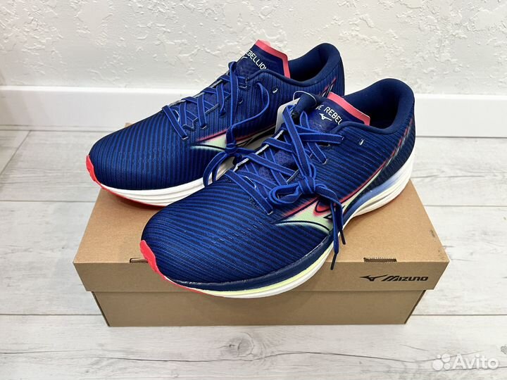 Кроссовки Mizuno Wave Rebellion новые